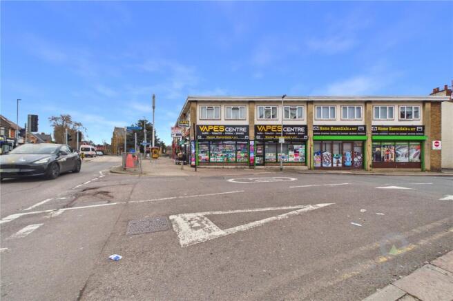 2 bed property, in Wellingborough Road, £95,000