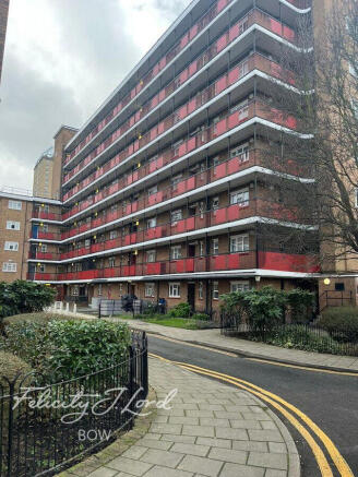 1 bed property, in Sidney Street, £265,000