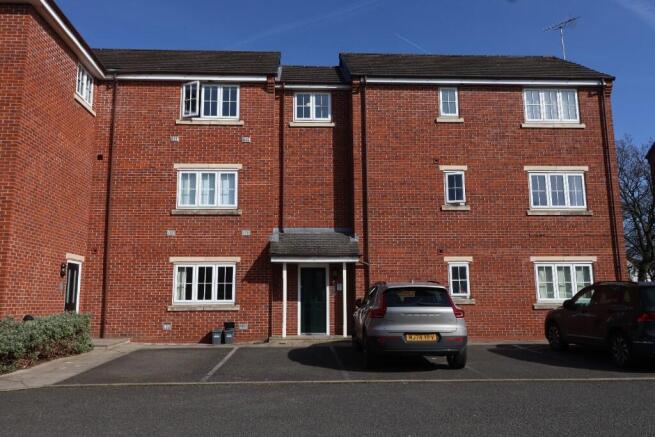 2 bed property, in Charnley Drive, £135,000