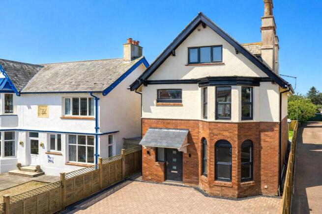 4 bed property, in Winslade Road, £700,000