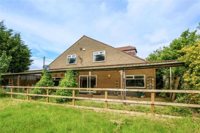 4 bed property, in Prestwick, £325,000