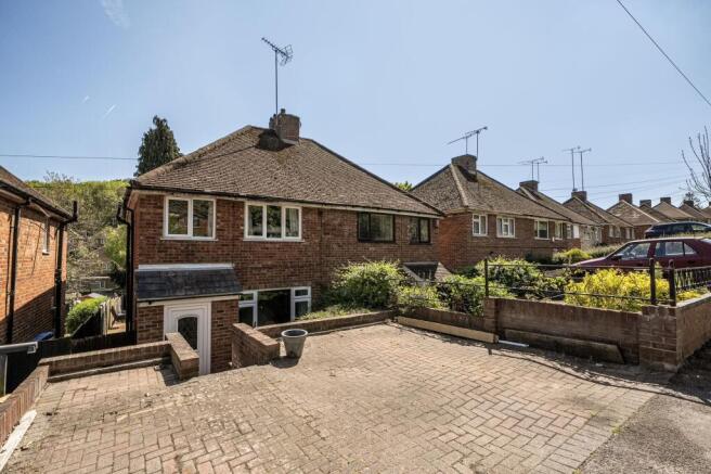 3 bed property, in Kentwood Hill, £400,000