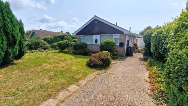 3 bed property, in Meadow Close, £435,000