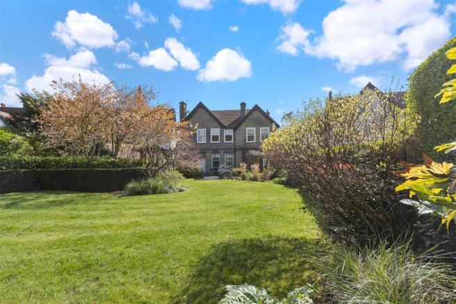 4 bed property, in Park Lane, £1,695,000
