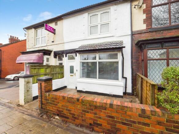 5 bed property, in High Lane, £180,000