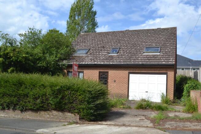 4 bed property, in Station Road, £295,000