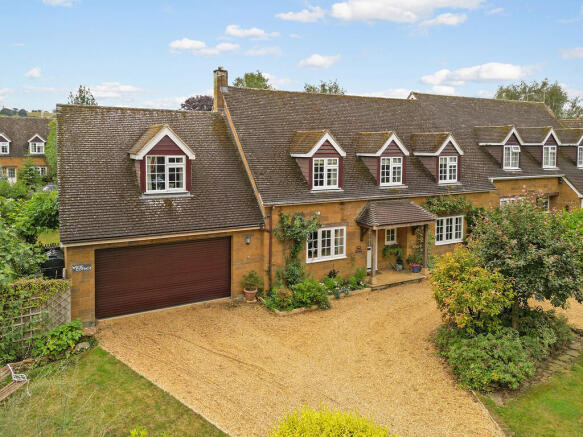 4 bed property, in Middle Tysoe, £650,000