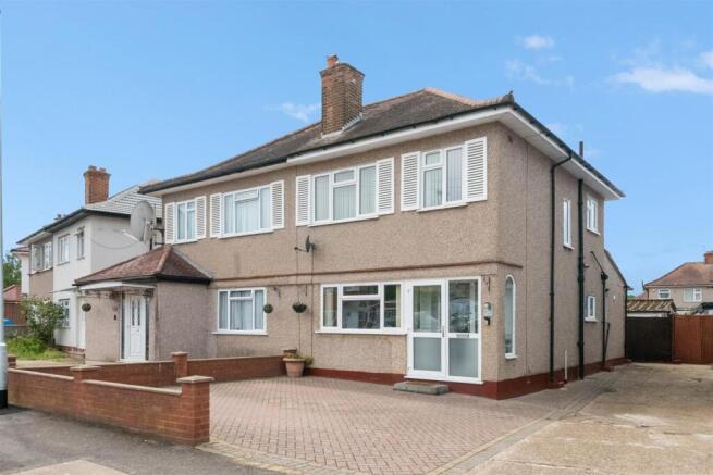 3 bed property, in Adelphi Crescent, £585,000
