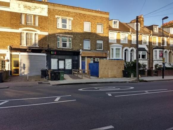 3 bed property, in Kent House Road, £250,000