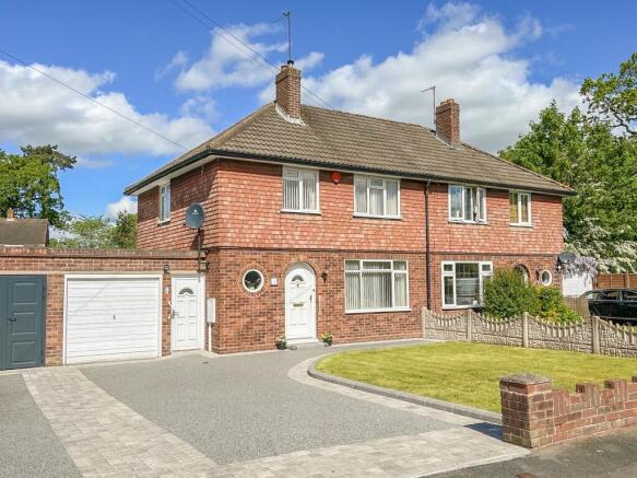 3 bed property, in Lingfield Avenue, £270,000