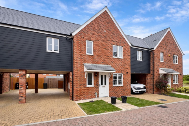3 bed property, in Bramble Place, £475,000