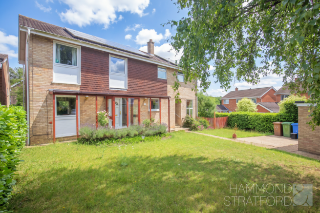 4 bed property, in Denmead Close, £550,000