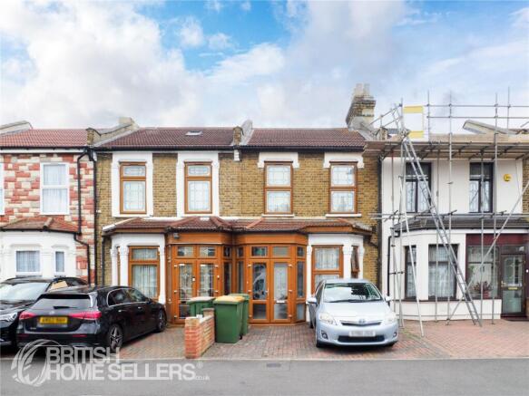 3 bed property, in Shrewsbury Road, £590,000