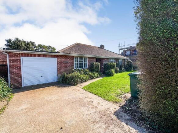 2 bed property, in Meadows Road, £510,000