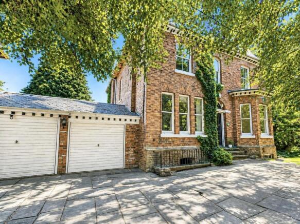 5 bed property, in Doveston Road, £1,125,000