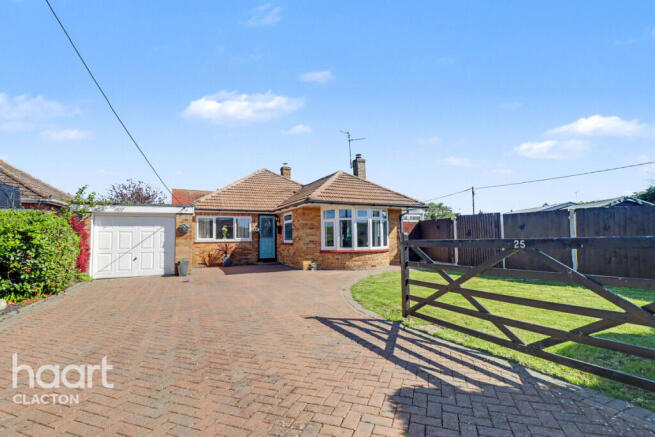 3 bed property, in Beacon Way, £400,000