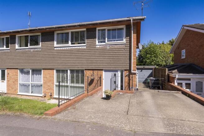 3 bed property, in Barrons Row, £600,000