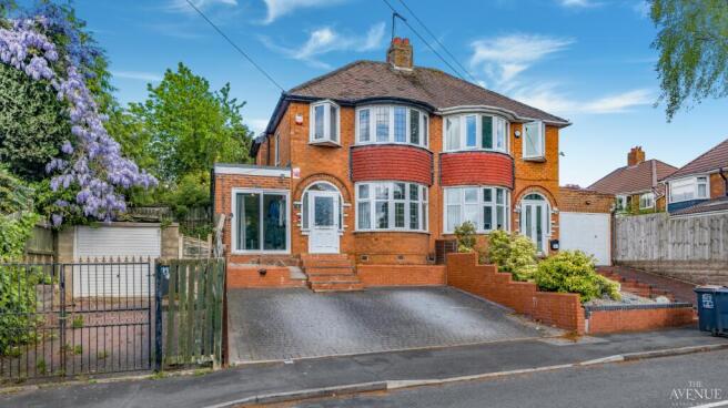 3 bed property, in Margaret Road, £325,000