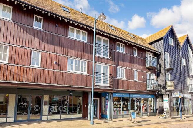 2 bed property, in Horsebridge Road, £160,000
