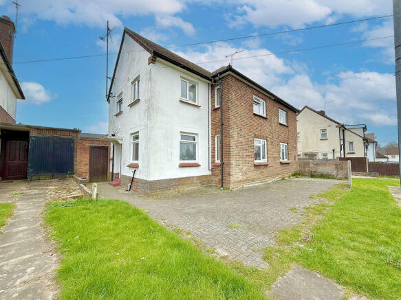 3 bed property, in Beech Green, £350,000