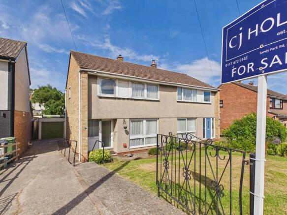 3 bed property, in Lovelinch Gardens, £350,000