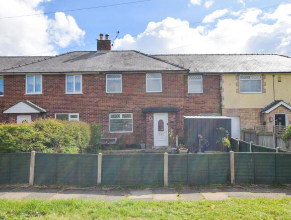 3 bed property, in Oakfield Road, £179,995