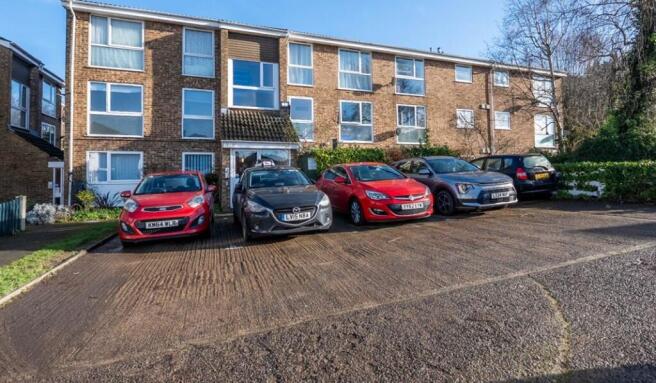 2 bed property, in Flat 6, £158,000