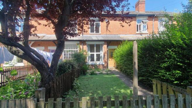 2 bed property, in Ravenhurst Road, £245,000