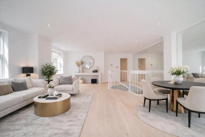 2 bed property, in Queen's Gate, £1,500,000