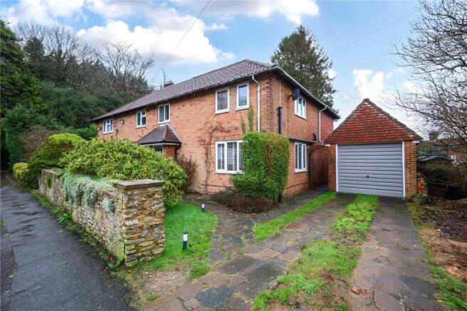 3 bed property, in Whitfield Close, £550,000