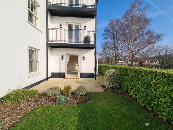 2 bed property, in East Borough, £450,000