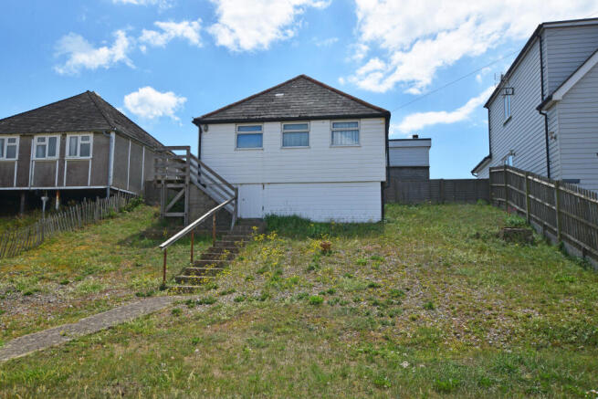 3 bed property, in Coast Road, £595,000