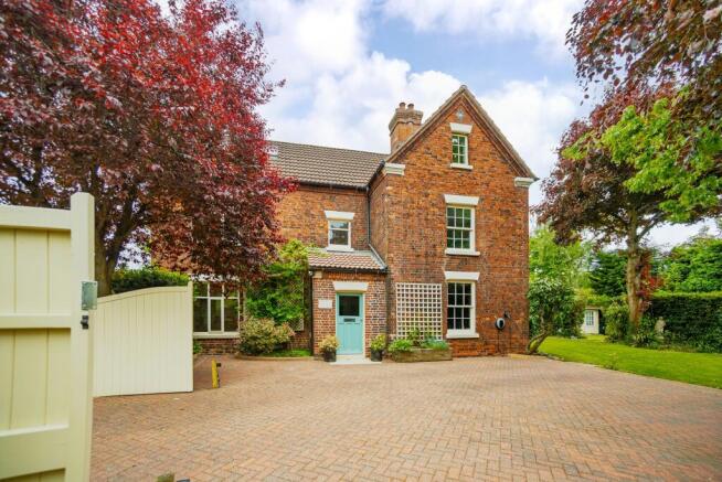 5 bed property, in Discover your dream home this Christmas at Forge Mill House, £625,000