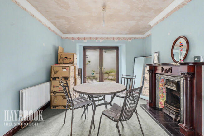 3 bed property, in Oldfield Road, £325,000