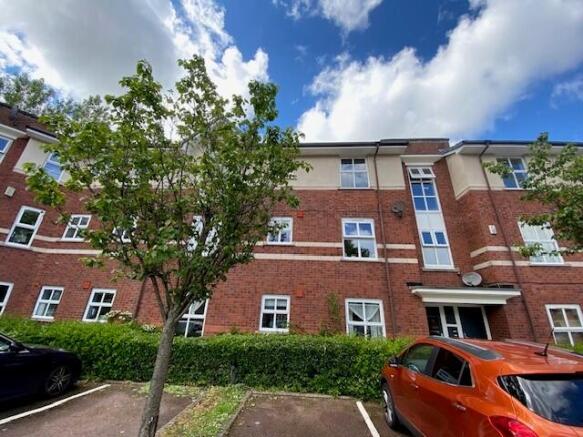 2 bed property, in 51 Linen Court, £110,000
