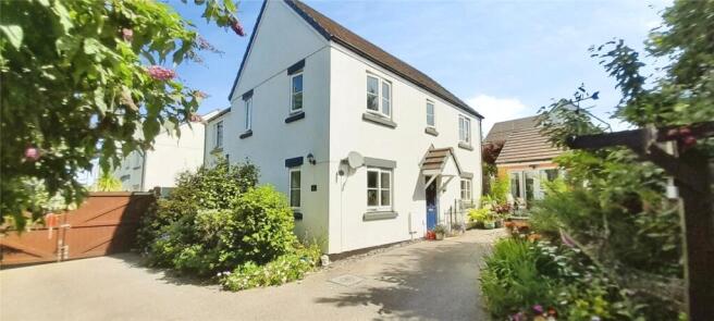 3 bed property, in Wheal Albert Road, £350,000