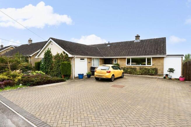 3 bed property, in Lower Ansford, £490,000