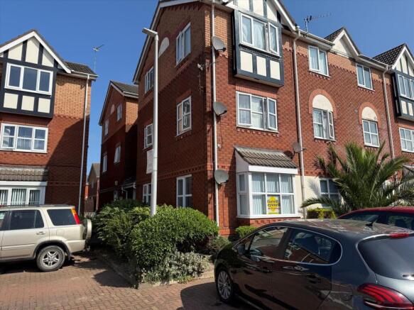 1 bed property, in Sutherland View, £64,995