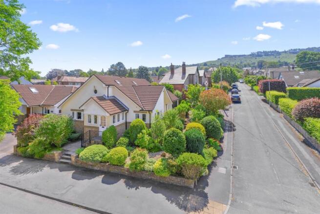 4 bed property, in Bolling Road, £695,000