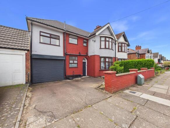 3 bed property, in Midway Road, £475,000