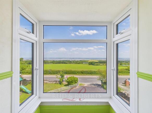 4 bed property, in Pentre Road, £400,000