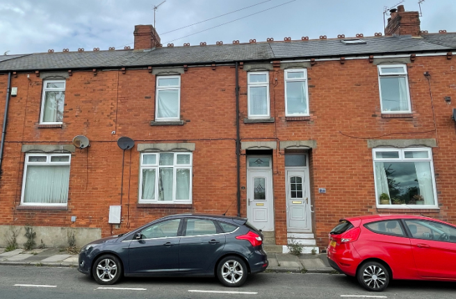 3 bed property, in Woodland Road, £70,000