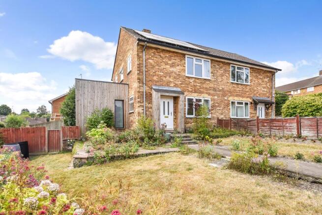 3 bed property, in Winchester, £435,000