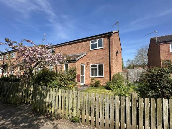 2 bed property, in Vallet Avenue, £240,000