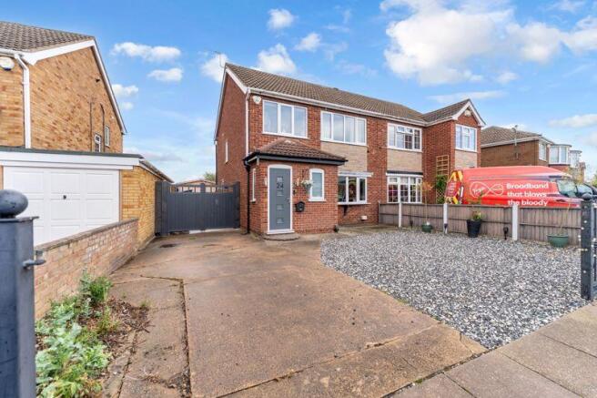 3 bed property, in Grainsby Avenue, £230,000