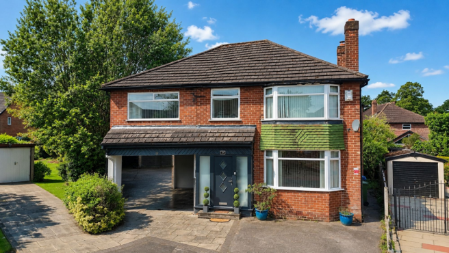 4 bed property, in Faulkner Drive, £875,000