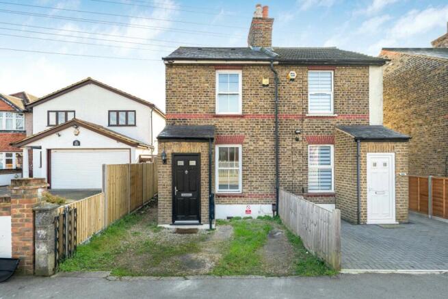 2 bed property, in Hounslow Road, £399,950