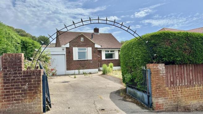3 bed property, in St. Helens Down, £300,000
