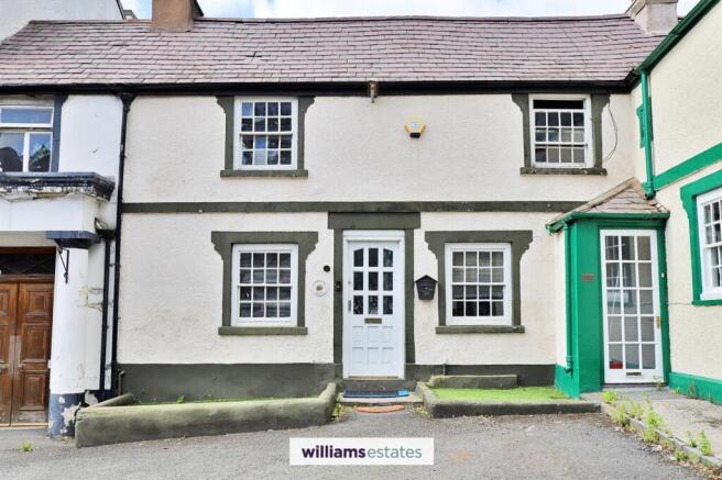 3 bed property, in High Street, £290,000