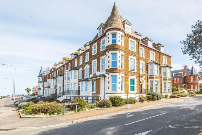 1 bed property, in Hunstanton, £149,950